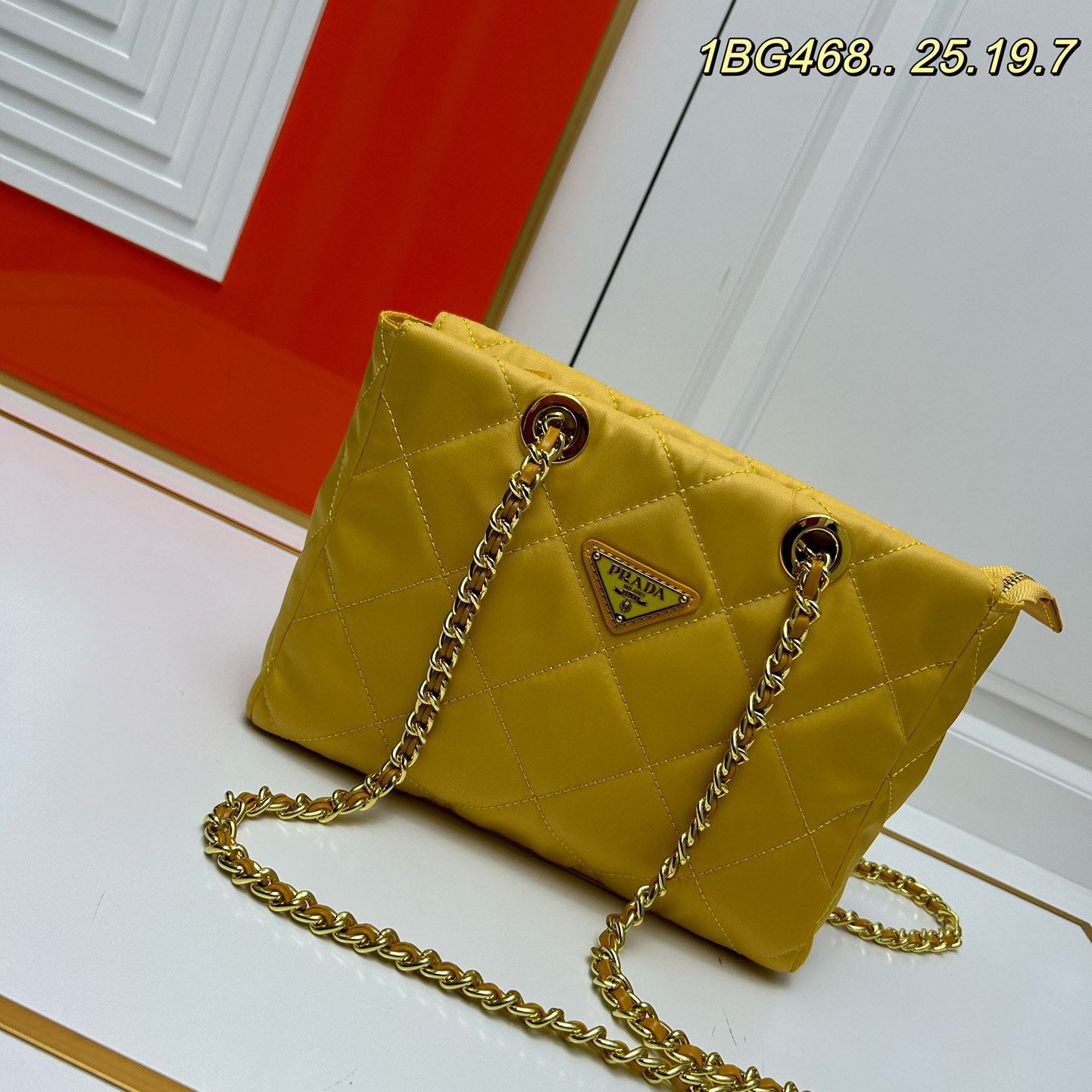 Pra*a shopping bags